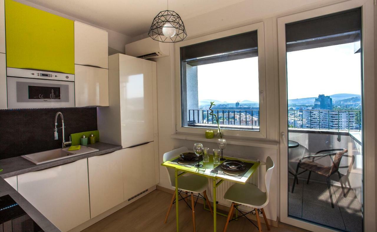 Air-Conditioned City View Apartment 24H Check-In Bratislava Luaran gambar